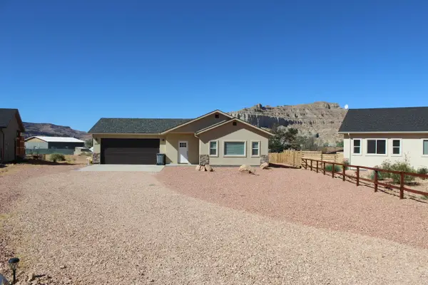1015 E Canyon Dr, Big Water, UT 84741