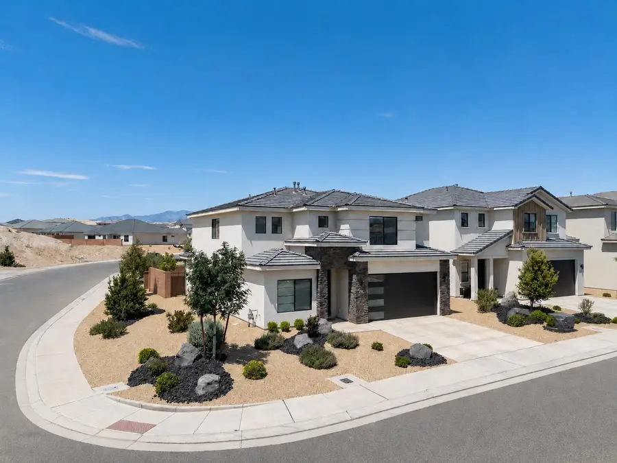 1403 E White Desert Dr, Saint George, UT 84790 - #2