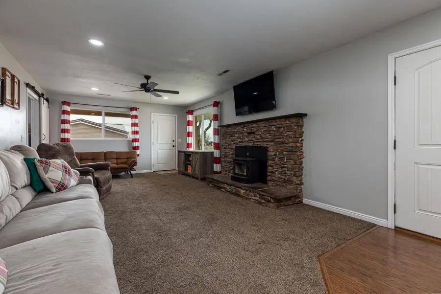 611 S 175, Kanab, UT 84741 - #3