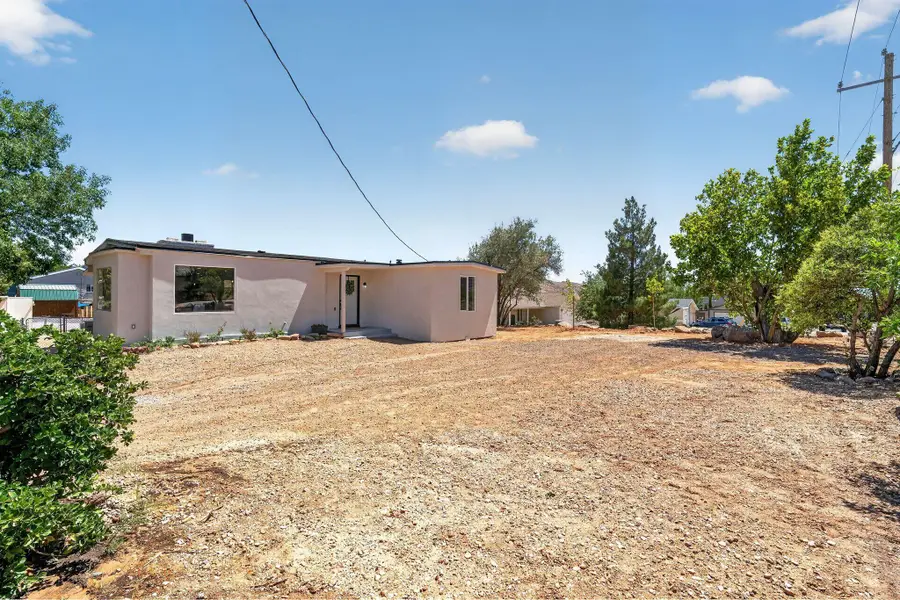 330 N Main St, Leeds, UT 84746 - #2
