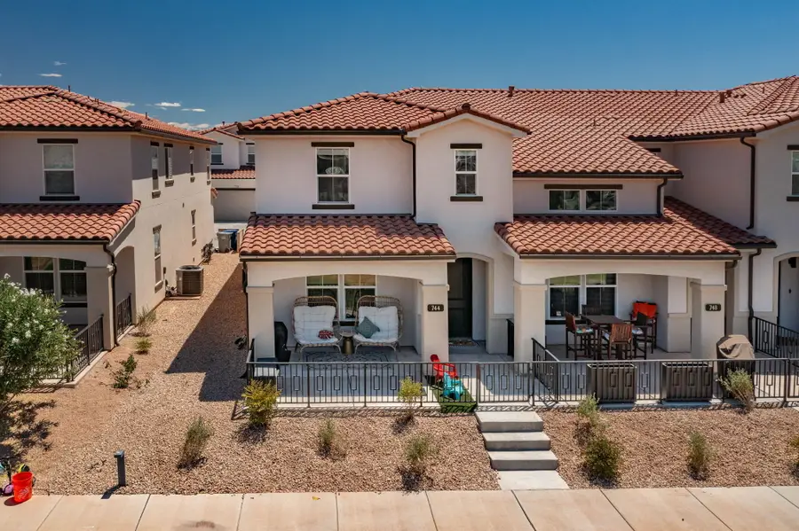 744 W Sunfire Ln, Saint George, UT 84790 - #2