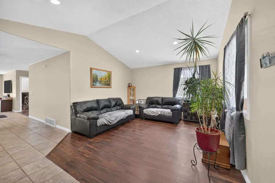 12731 S Diamondback Dr, Riverton, UT 84096 - #3