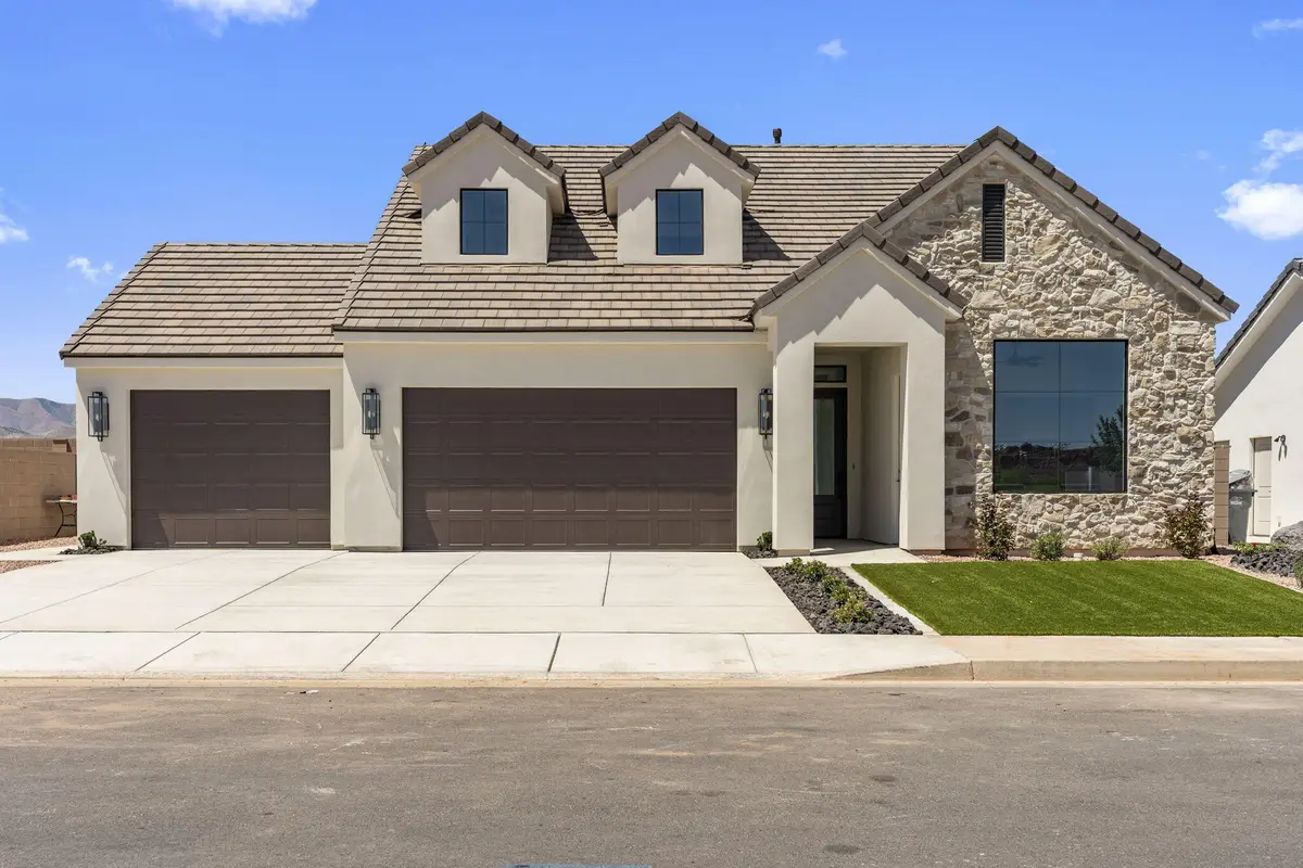 2401 Patricia Dr, Santa Clara, UT 84765 - #1