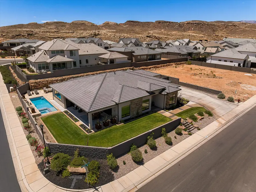 1525 W Belayer Dr, Saint George, UT 84770 - #3