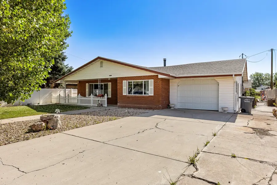 81 S Center St, Enterprise, UT 84725 - #2