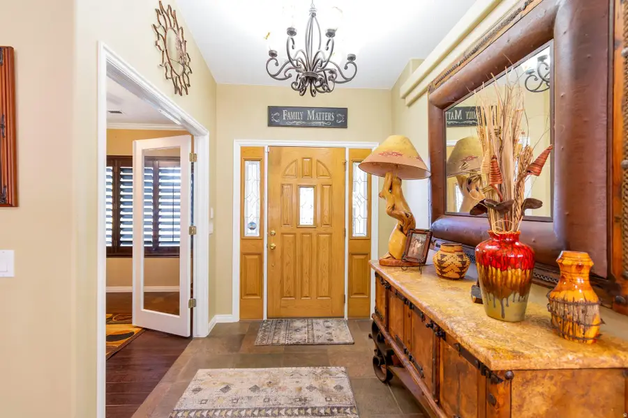 304 N Stone Mountain Dr, Saint George, UT 84770 - #2