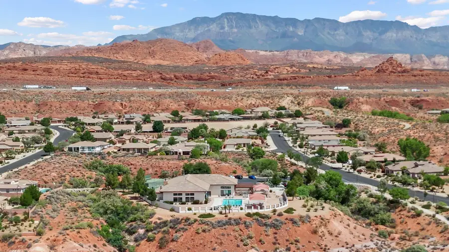 1024 N Silver Lode Ave, Washington, UT 84780 - #3