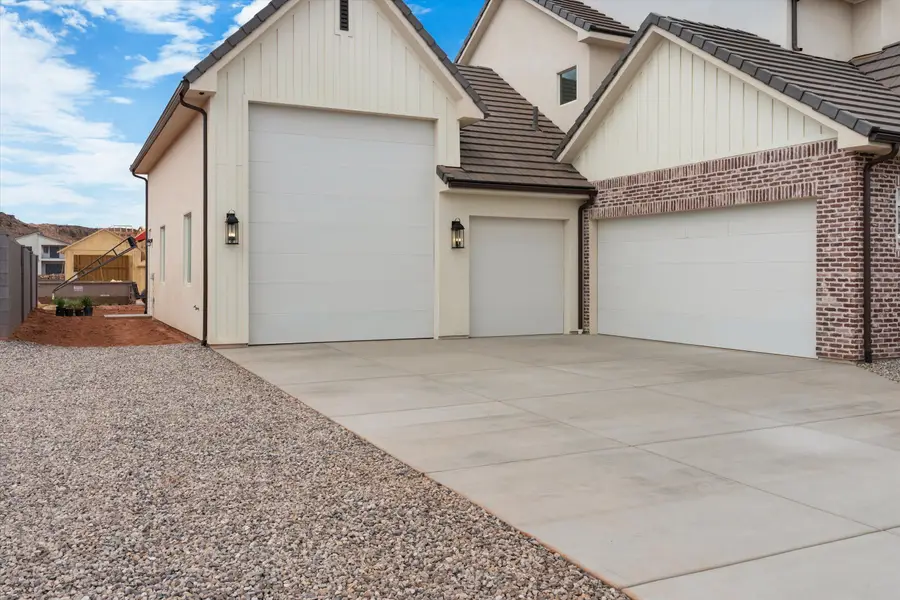 426 E Forrest Paddock Dr, Washington, UT 84780 - #2