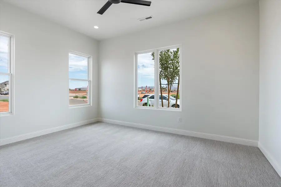 426 E Forrest Paddock Dr, Washington, UT 84780 - #3