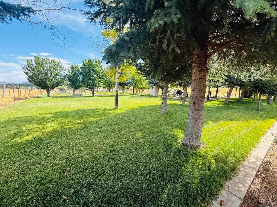 619 S 800, New Harmony, UT 84757 - #3