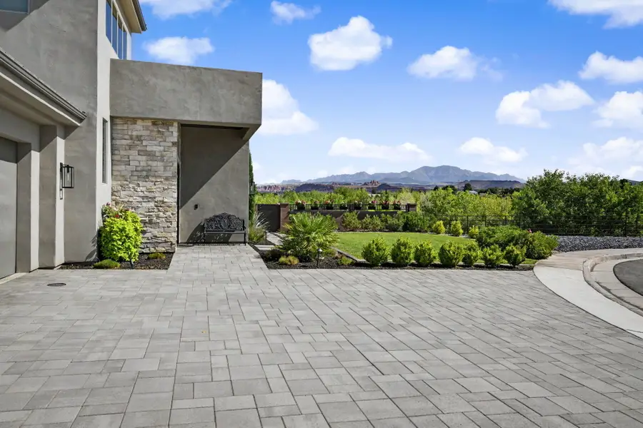 525 N Lost Creek Cir, Saint George, UT 84770 - #3