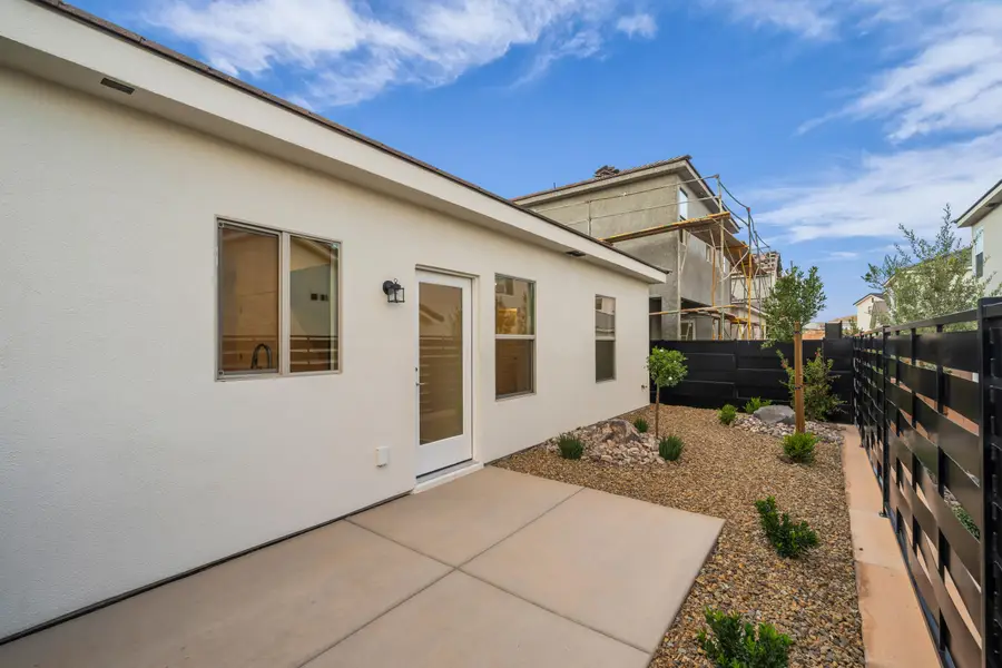 421 S Stewart Creek Dr, Washington, UT 84780 - #3