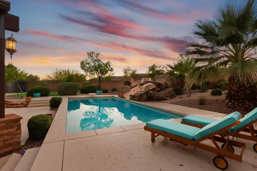 207 N Painted Hills Dr, Ivins, UT 84738 - #2