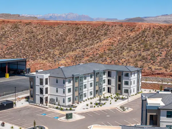 226 N Cliff Side Dr #L300, Hurricane, UT 84737
