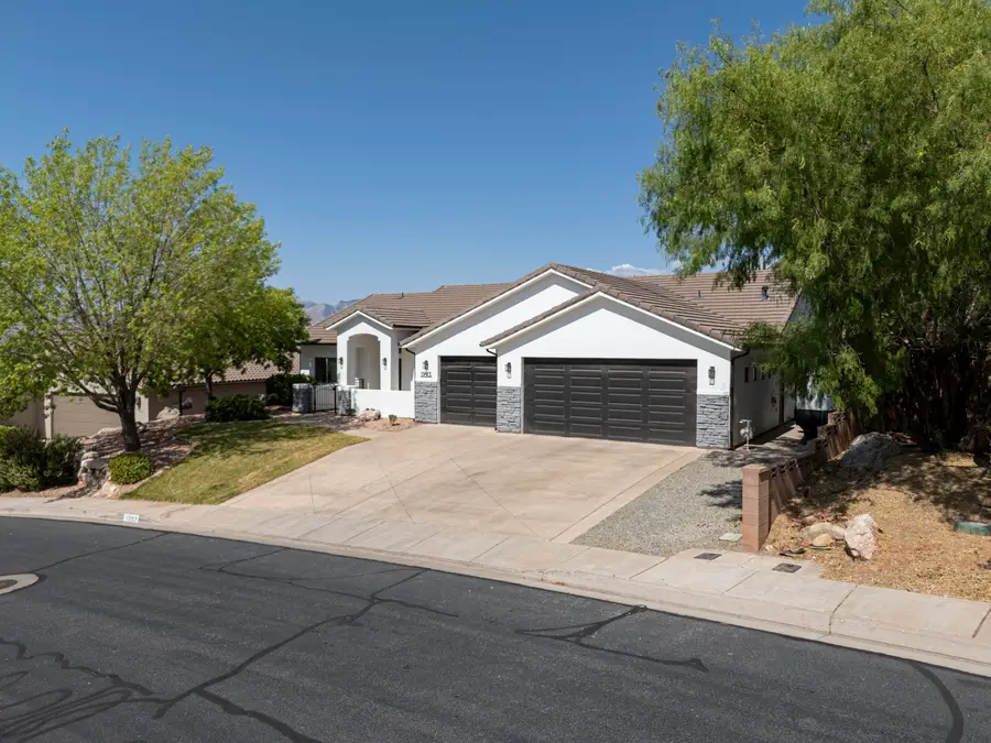1993 N Artesia Dr, Saint George, UT 84770 - #2
