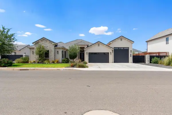 3834 S Mckenzie Ln, Washington, UT 84780