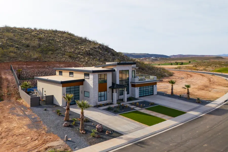 1625 W Torrey Pines Rd, Hurricane, UT 84737 - #2