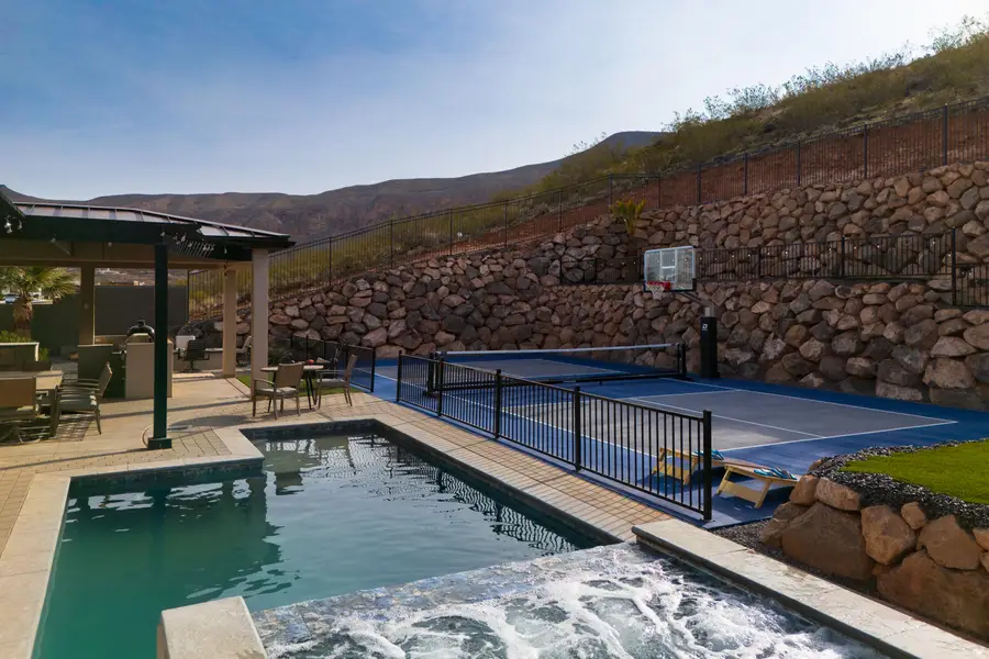 1625 W Torrey Pines Rd, Hurricane, UT 84737 - #3