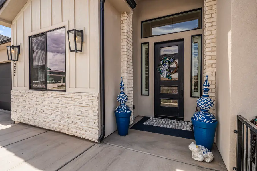 1227 N 50, Hurricane, UT 84737 - #2