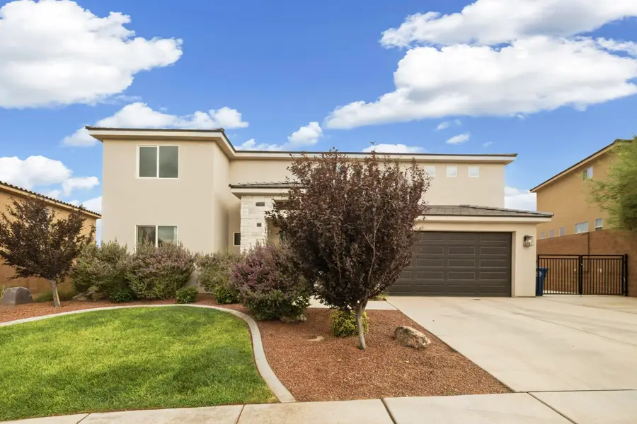 567 N Staci Dr, Hurricane, UT 84737 - #2