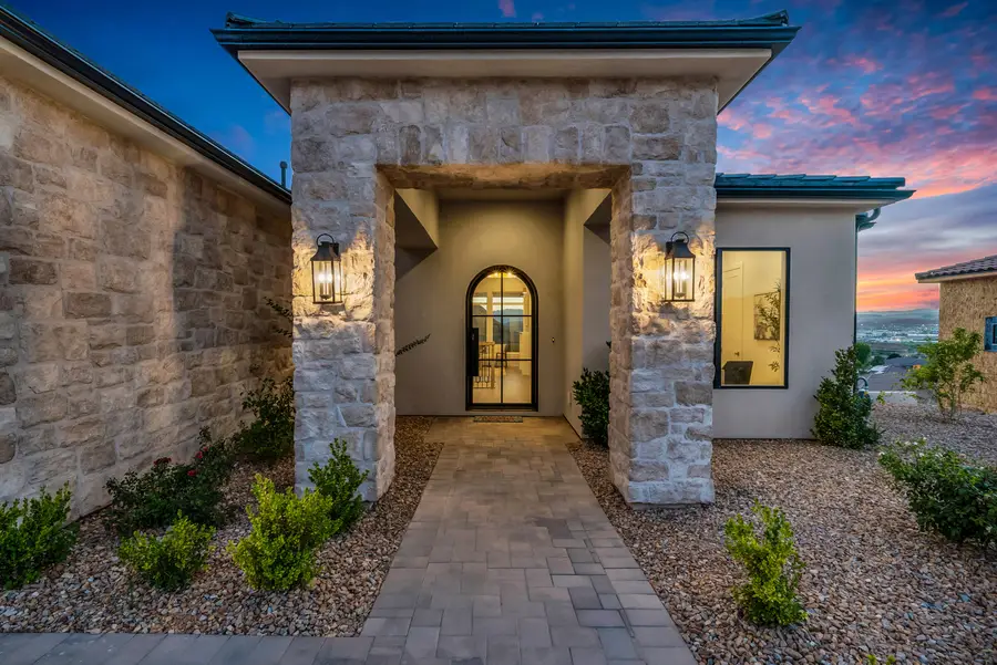 2098 S Pinto St, Washington, UT 84780 - #3