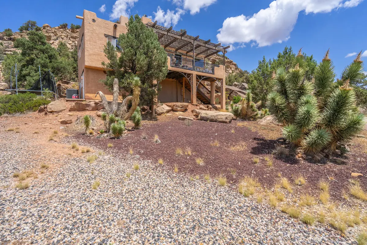 944 W Foothill Dr, Apple Valley, UT 84737 - #1