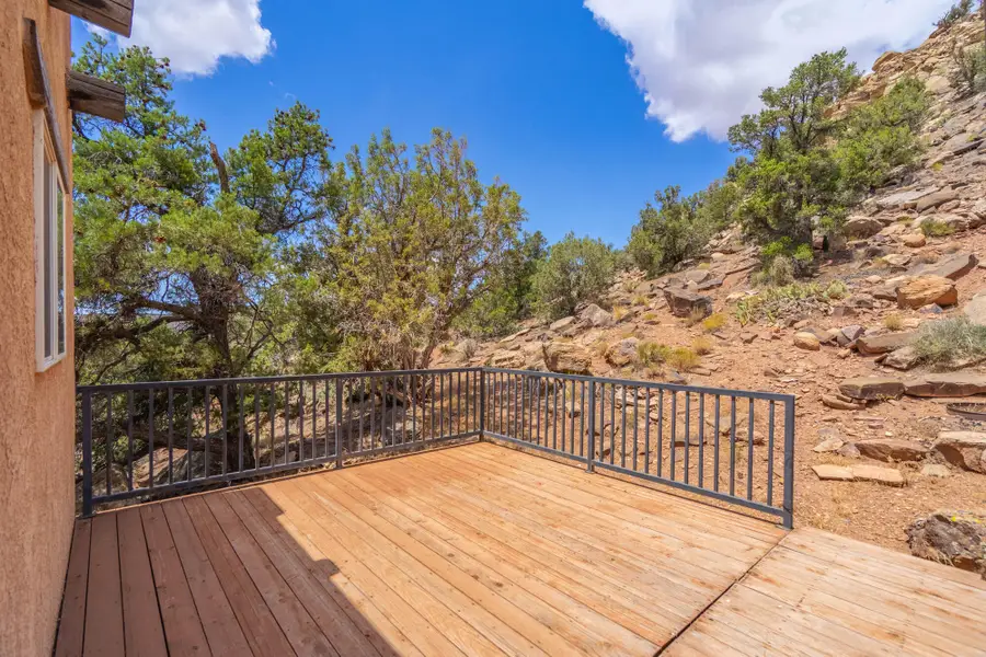 944 W Foothill Dr, Apple Valley, UT 84737 - #3