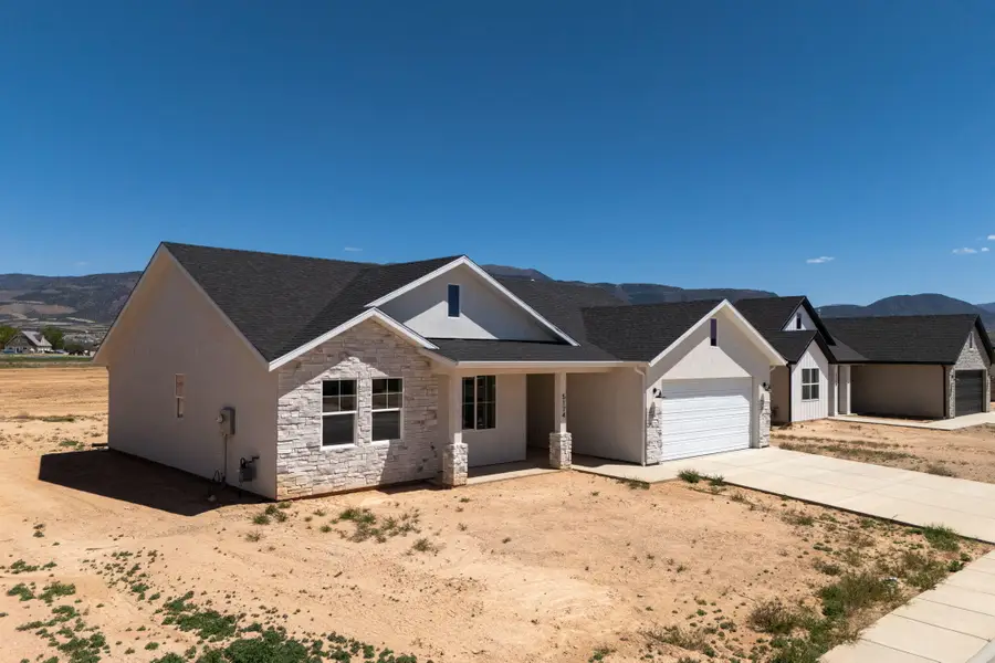 171 W 2725 N St, Cedar City, UT 84721 - #2