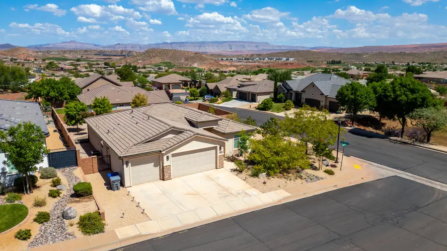 1804 Rimview Dr, Washington, UT 84780 - #2