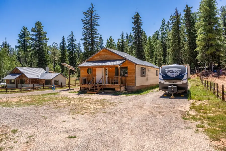 1265 W Strawberry Point Rd, Duck Creek Village, UT 84762 - #3
