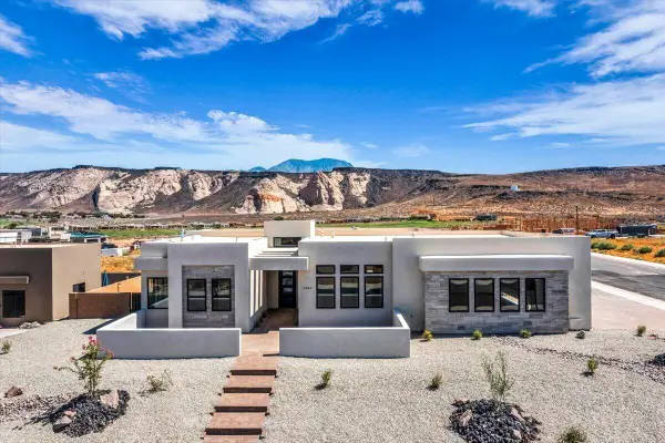 1260 W Canyon Tree Dr, St George, UT 84770