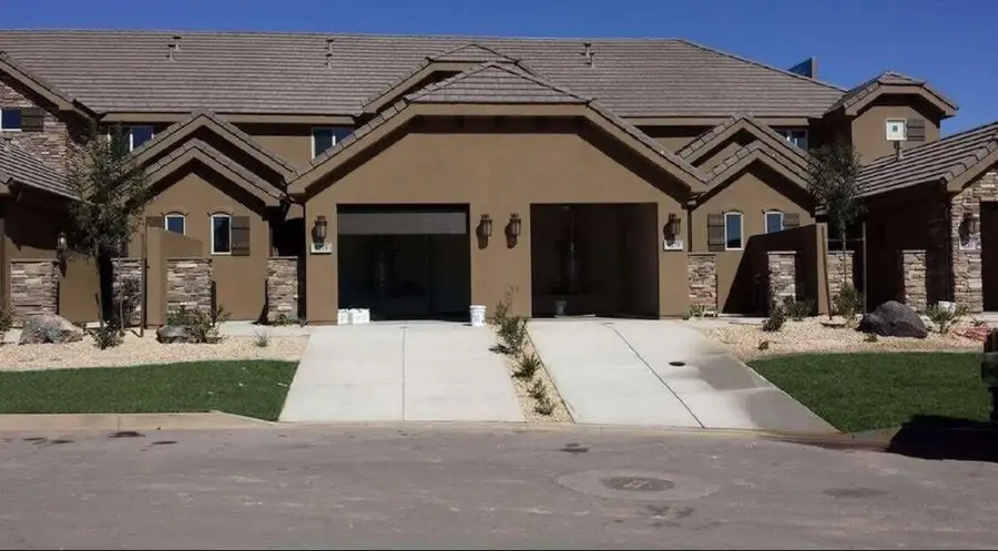4279 Razor Ridge Dr, Washington, UT 84780 - #2