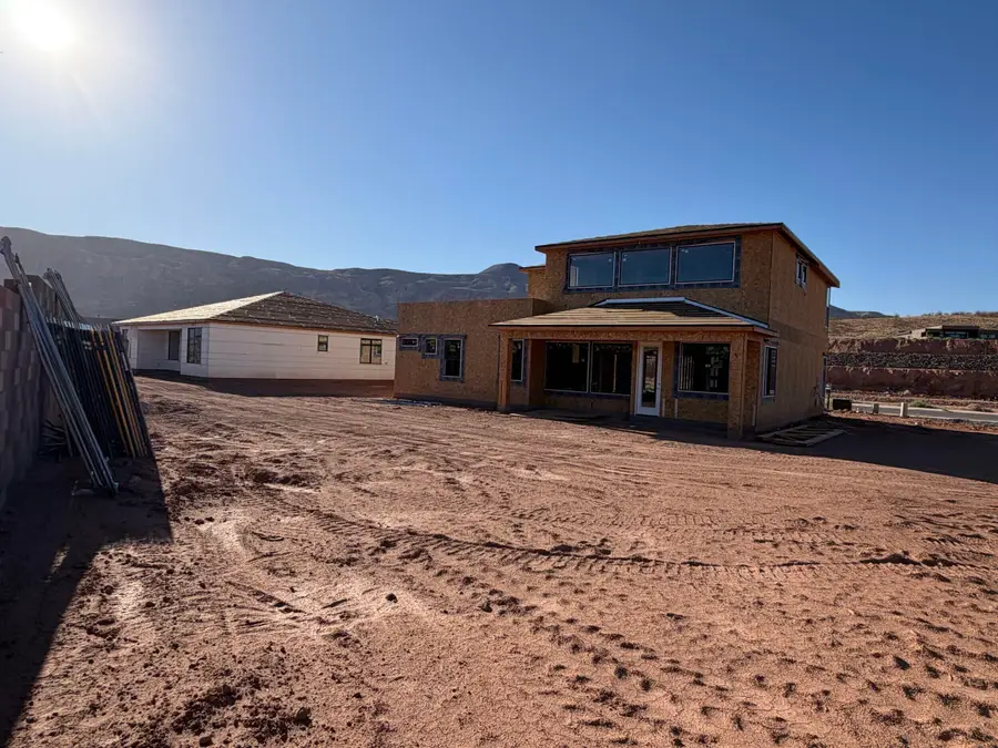 1784 W Monument Valley Rd, Hurricane, UT 84737 - #2