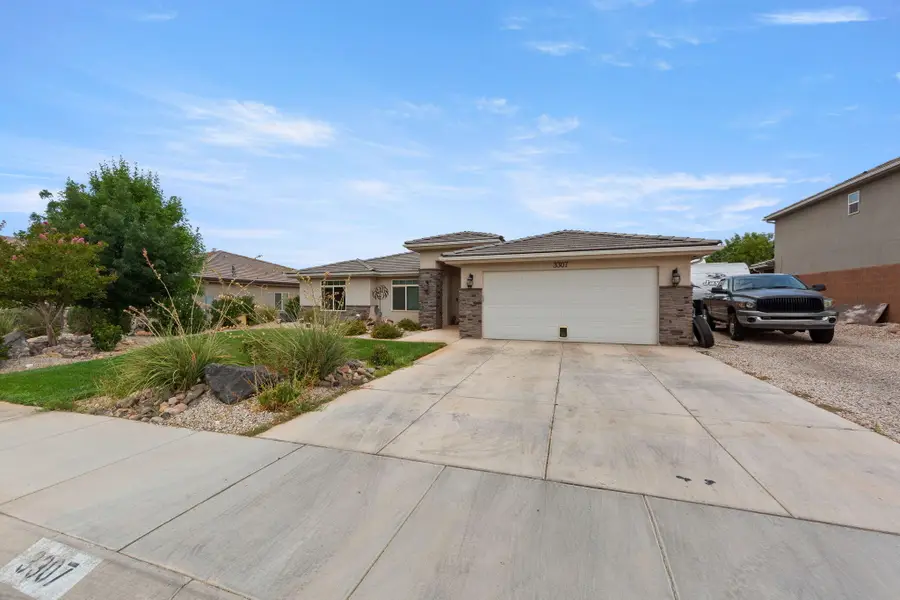 3307 E Holly Dr, Saint George, UT 84790 - #3