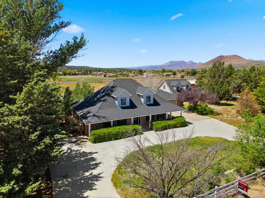 885 N Horsemans Park Dr, Dammeron Valley, UT 84783 - #3