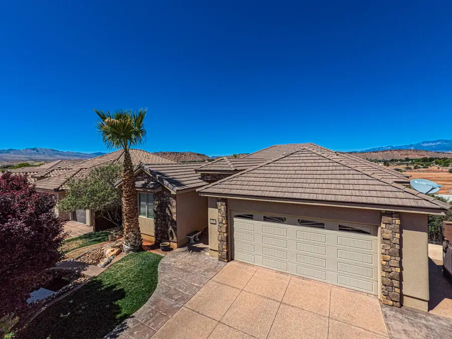 844 W Las Colinas Dr, Saint George, UT 84790 - #2