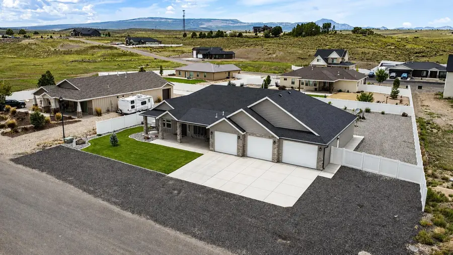 659 N Creekview Dr, Panguitch, UT 84759 - #2