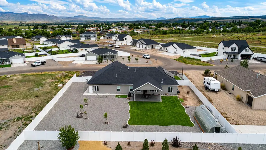 659 N Creekview Dr, Panguitch, UT 84759 - #3