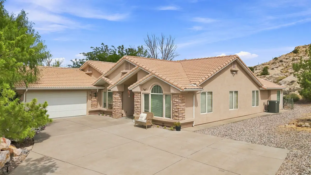 1642 W 5745, Saint George, UT 84770 - #1