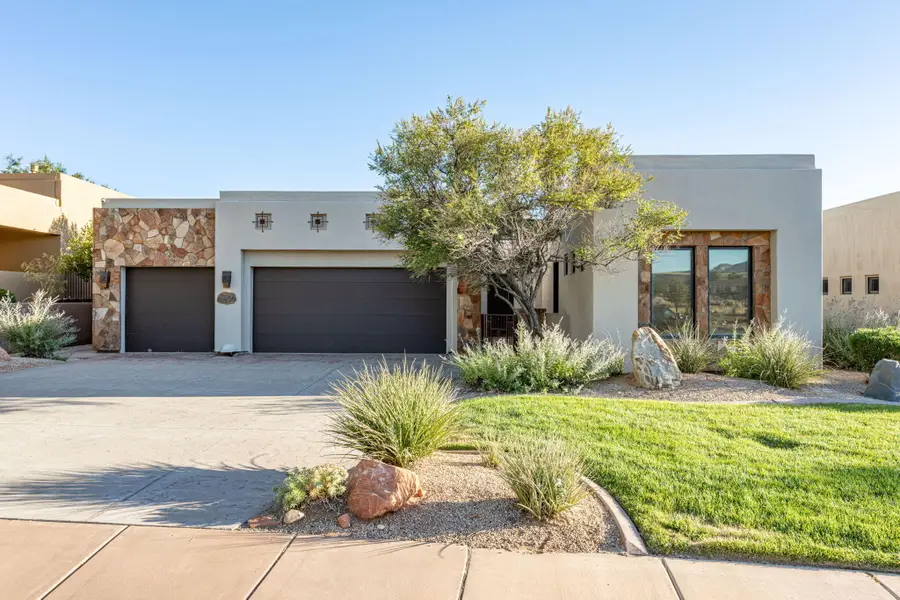 1747 W Red Cloud Dr, Saint George, UT 84770 - #2