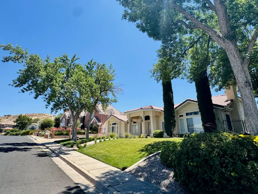 1522 E Boulder Springs Rd, Saint George, UT 84790 - #3
