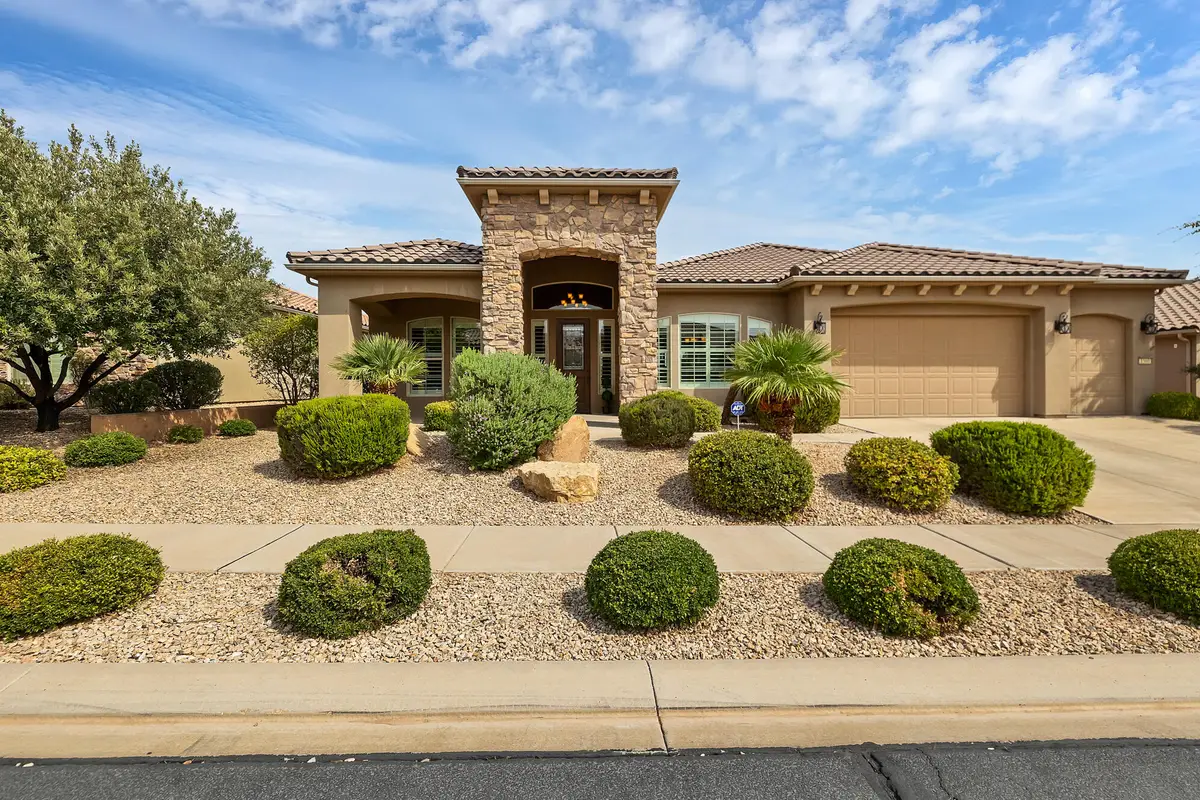 1560 W Bonita Bay Cir, Saint George, UT 84790 - #1