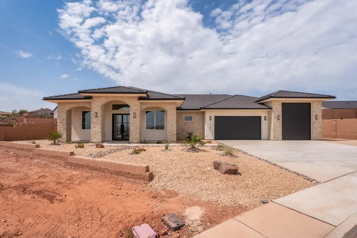 1927 N Rimview Dr, Washington, UT 84780 - #1