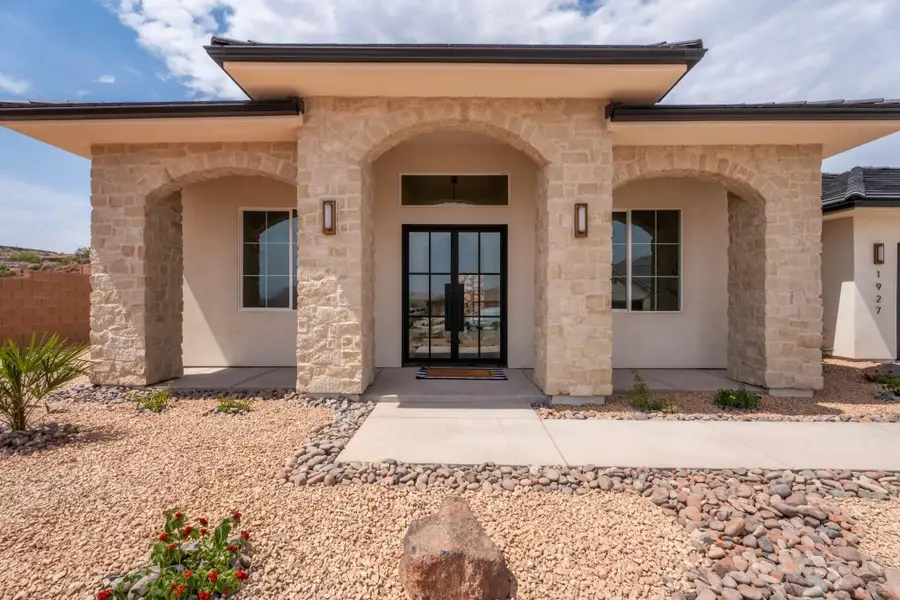 1927 N Rimview Dr, Washington, UT 84780 - #3