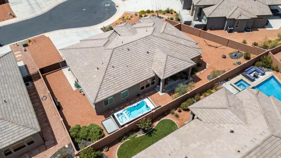 544 W Fitness Way, Ivins, UT 84738 - #2