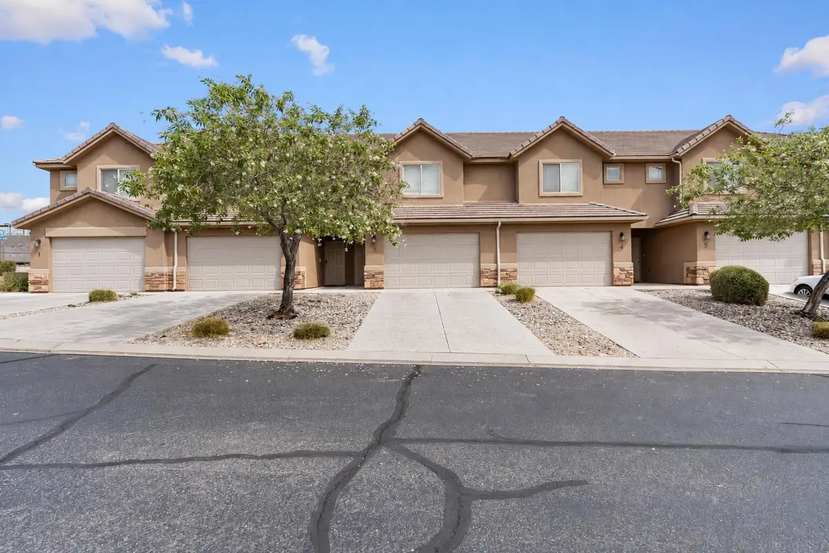 1000 E Bluff View Dr #3, Washington, UT 84780 - #1
