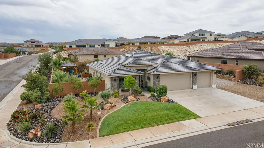2210 E Mountain Trail, Saint George, UT 84790 - #2