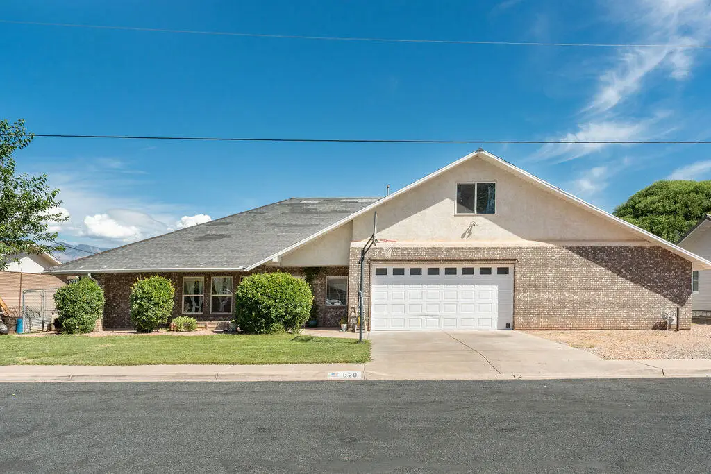 620 W 250, Hurricane, UT 84737 - #1
