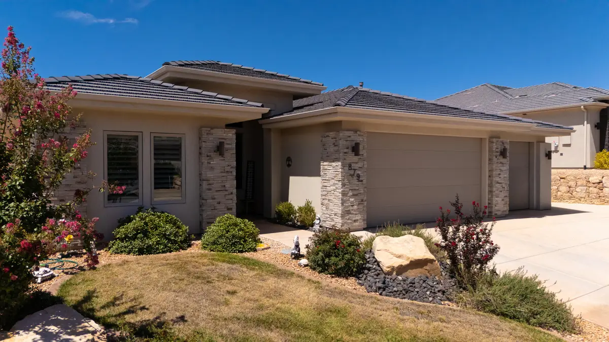 879 N Sandy Talus Dr, Washington, UT 84780 - #1