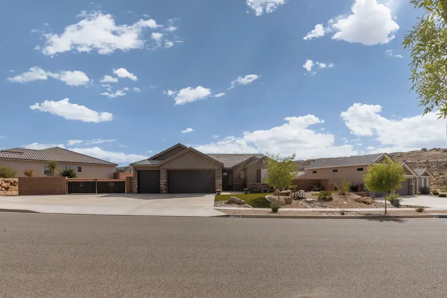 426 N Sage Grouse Dr, Washington, UT 84780 - #2